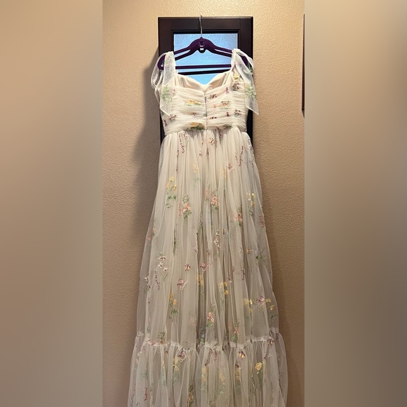 $165.00 Beautiful floral champagne dress!
Like knew, Worn ONCE for 7 hours. - Picture 4 of 9